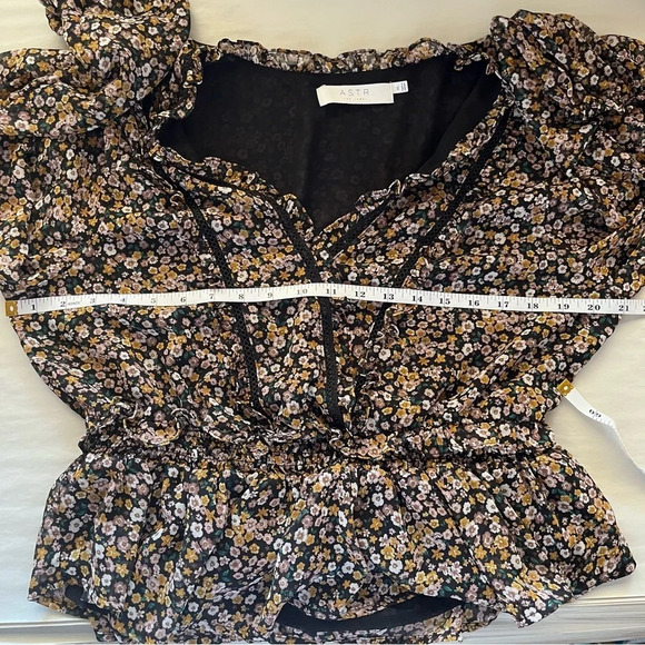ASTR THE LABEL ~ Ximena Dark Ditsy Floral Faux Wrap Peplum Top in Black Mustard - Picture 6 of 13